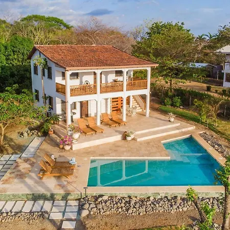 Casa Bougainvillea Guest House